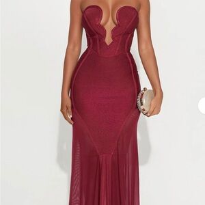 Elegant Burgundy Strapless Dress